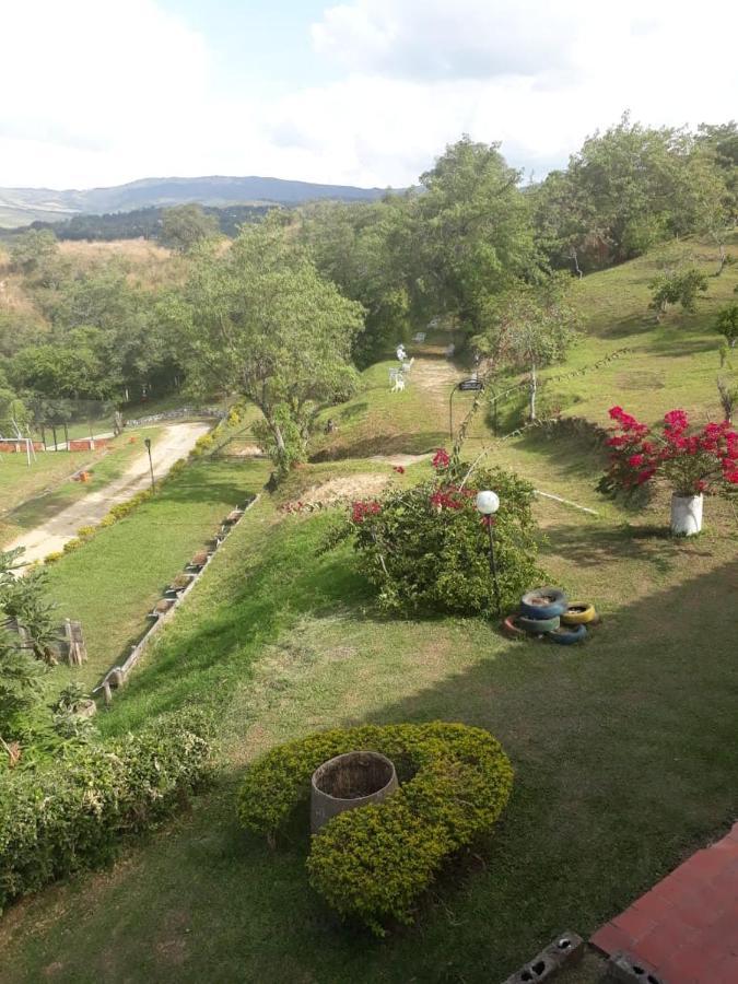 Hotel Campestre La Loma Curití Εξωτερικό φωτογραφία